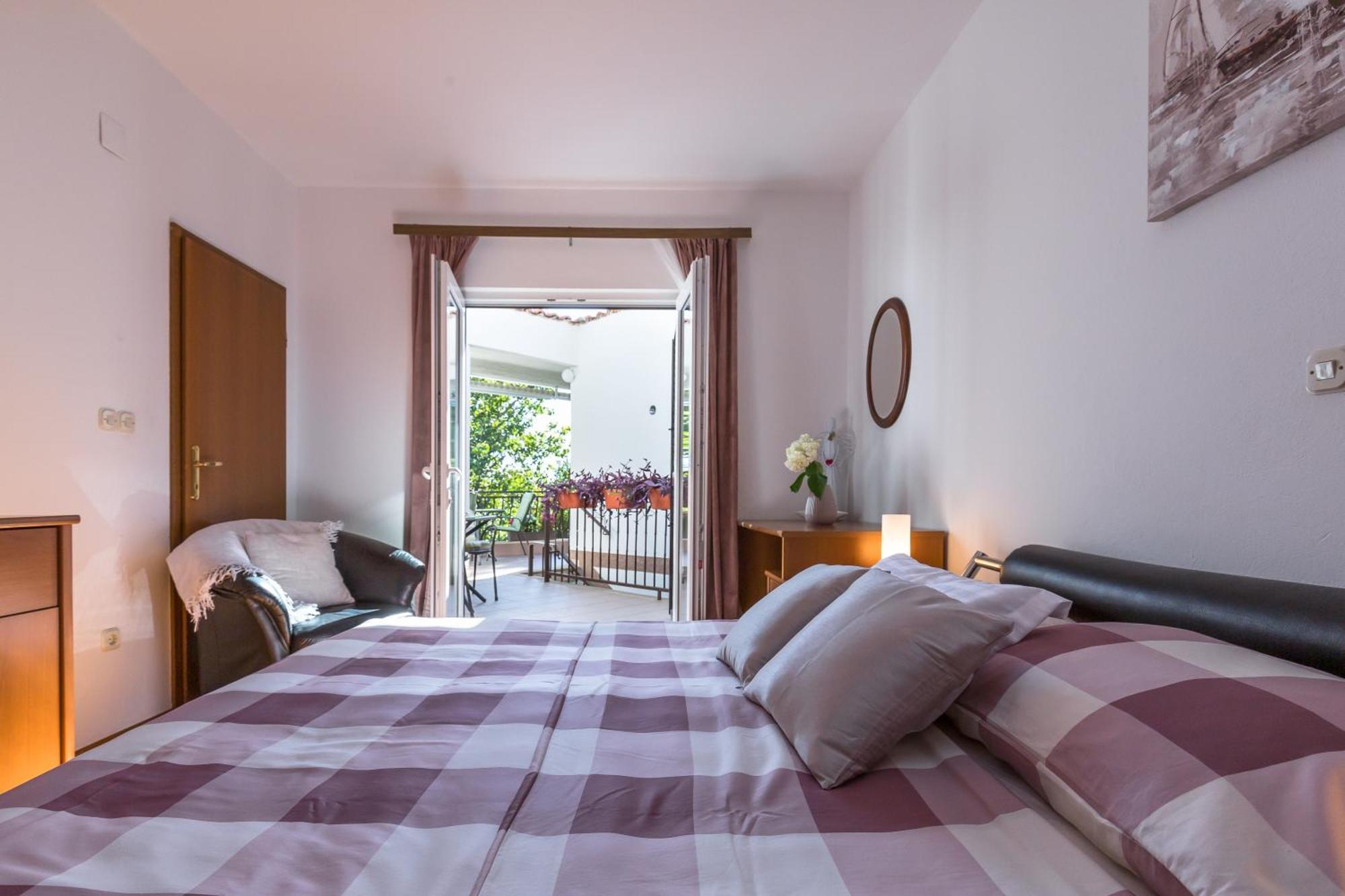 Apartmani Lovrenco คราวาวิซา ภายนอก รูปภาพ